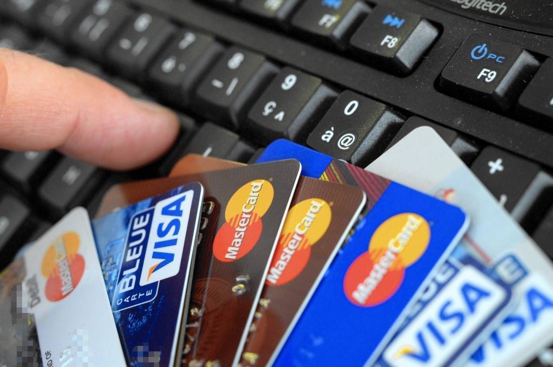 Как оформить моментальную кредитную карту без отказа и без справок?