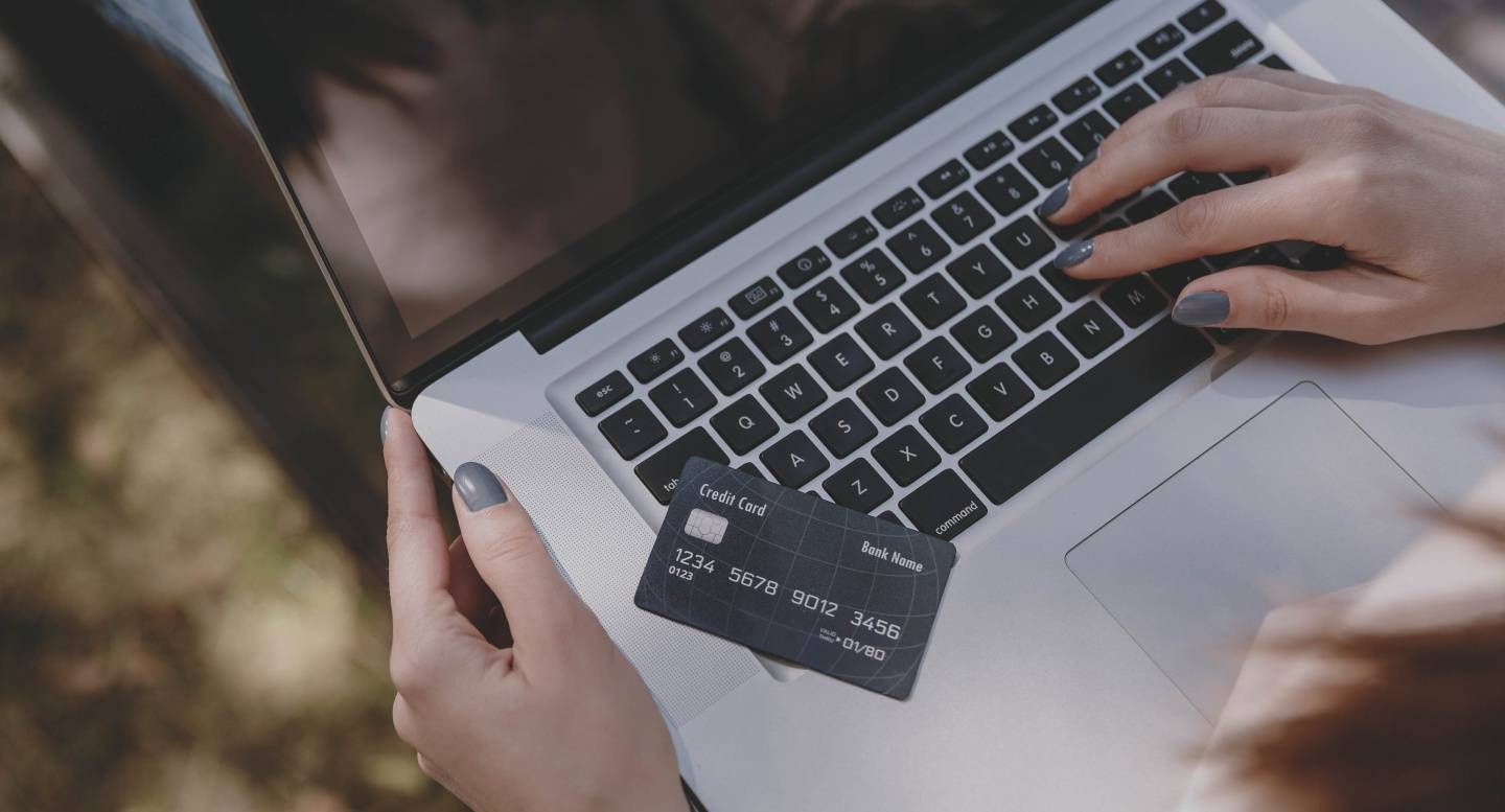 Как оформить моментальную кредитную карту без отказа и без справок?