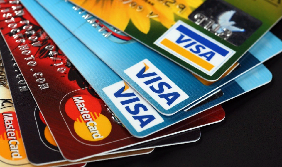 Какие виды дебетовых карт банков бывают?